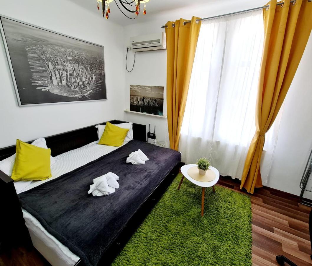 Central Old City Center Studio Universitate Coltea - Cav9 Boekarest Buitenkant foto