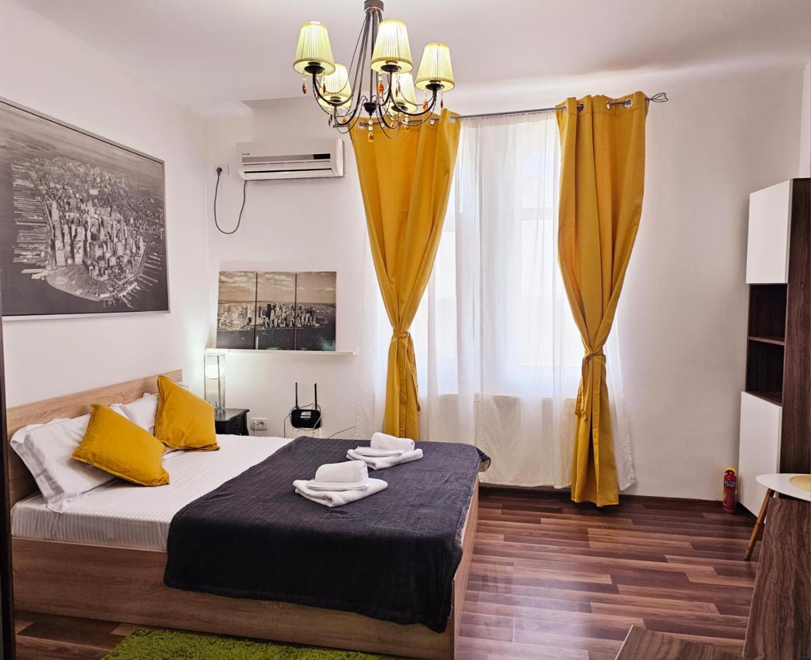 Central Old City Center Studio Universitate Coltea - Cav9 Boekarest Buitenkant foto